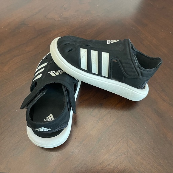 Adidas Kids Closed Toe Black & White, Water Sandals Size 7k with Velcro Closure - Picture 6 of 11